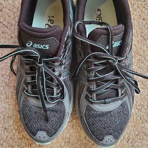 Women's Asics Size 8.5